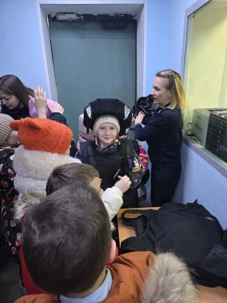 ✨Экскурсия в полицию  В рамках недели Мужества сегодня члены отряда ЮИД побывали на экскурсии в поли