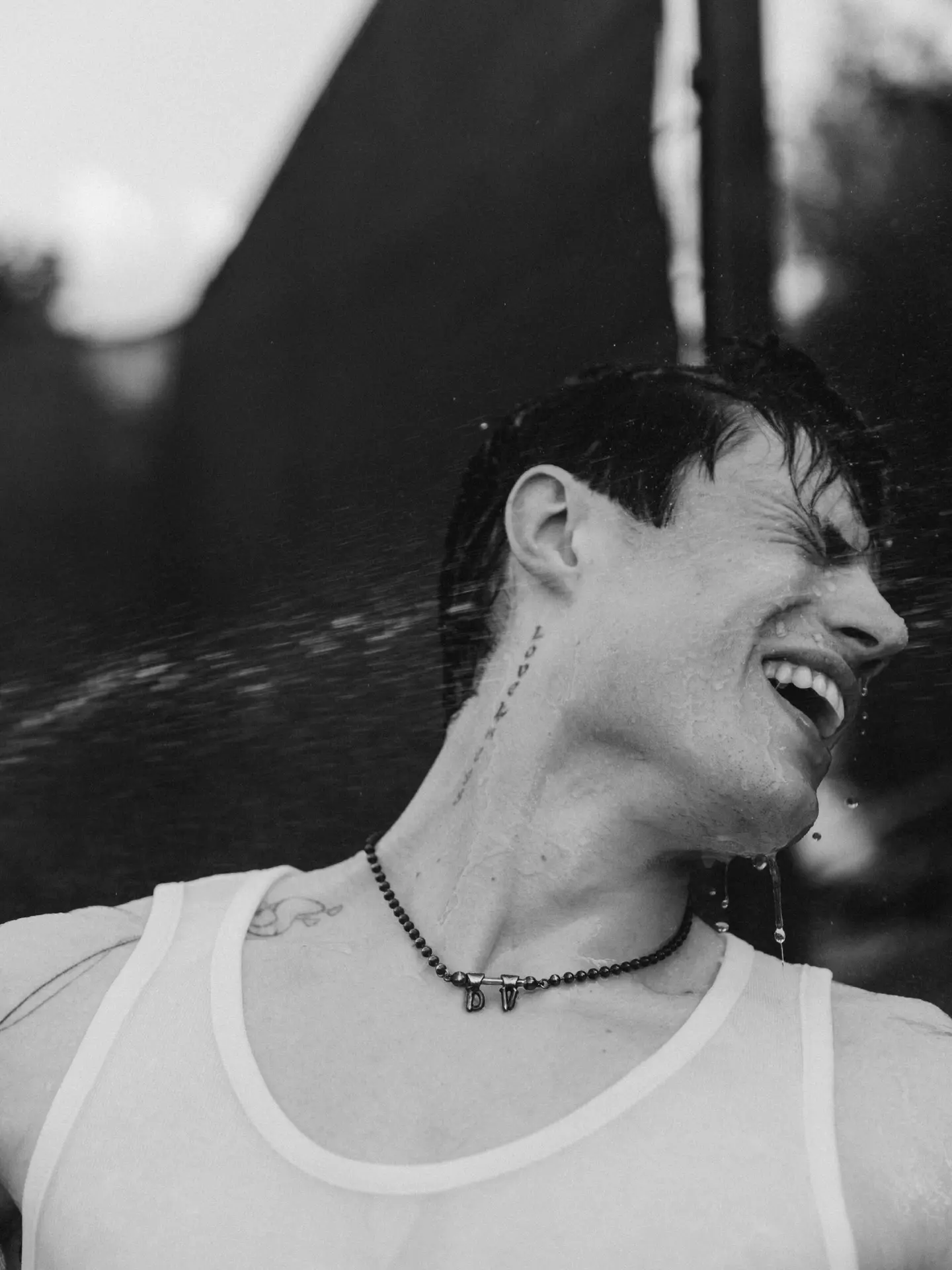 when you’re strange, faces come out of the rain