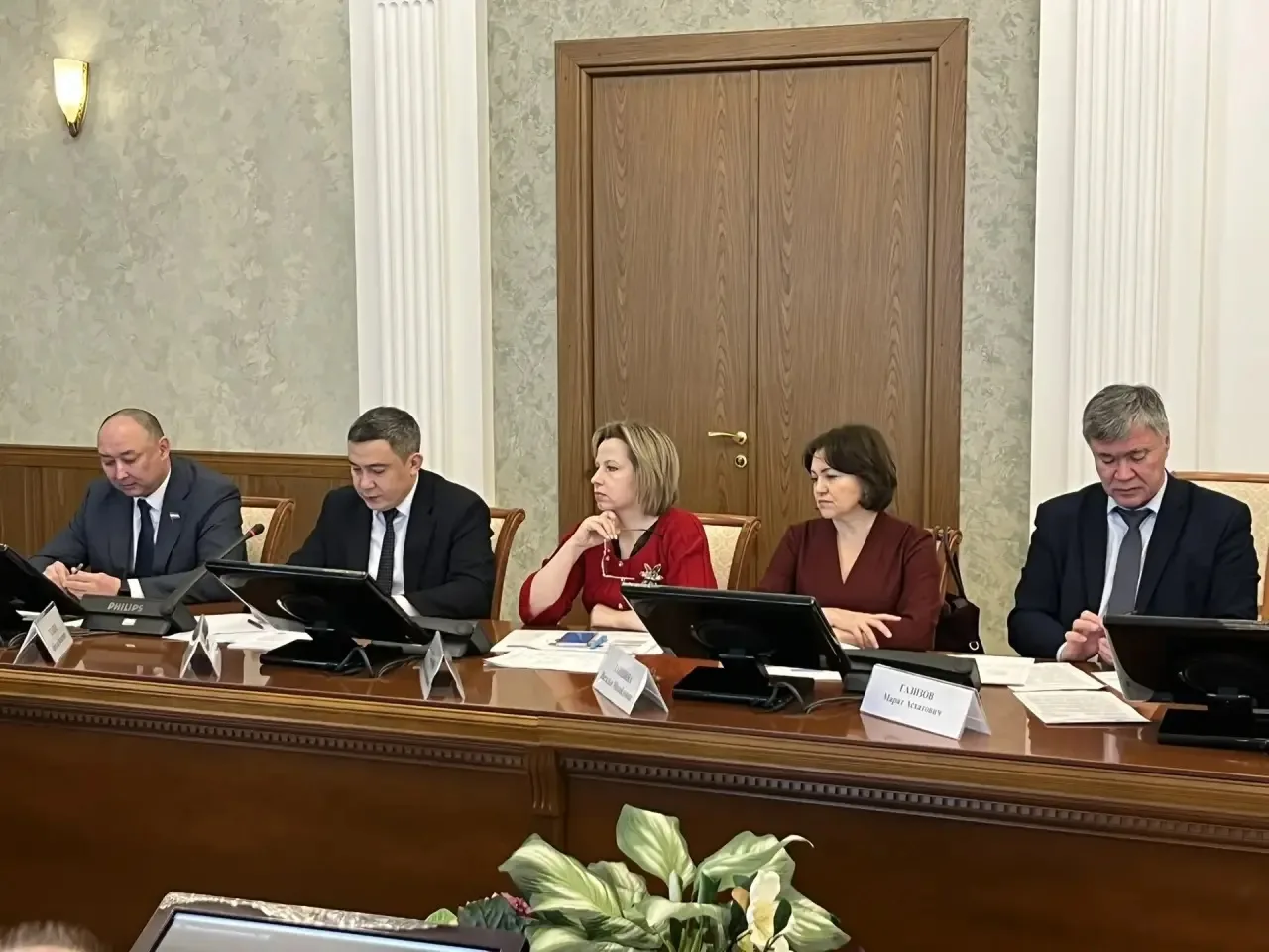 Сегодня в Правительстве провели заседание Правительственной комиссии по делам несоверше...