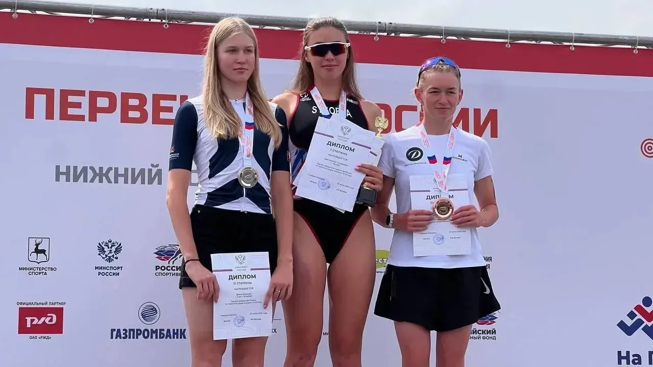 Спортсменка СШОР «ШВСМ по водным видам спорта им. Ю.С. Тюкалова» Деева Вероника — сереб...