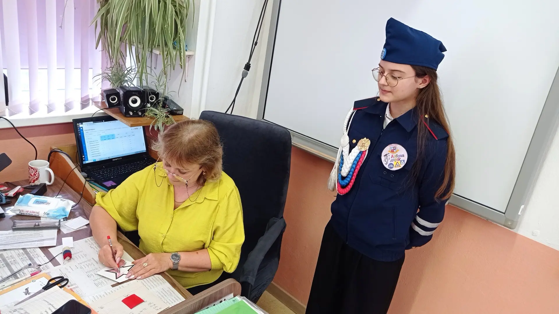 Отряды ЮИД нашей школы присоединились к важной акции «За безопасный мир!» в рамках проекта «Ростов –