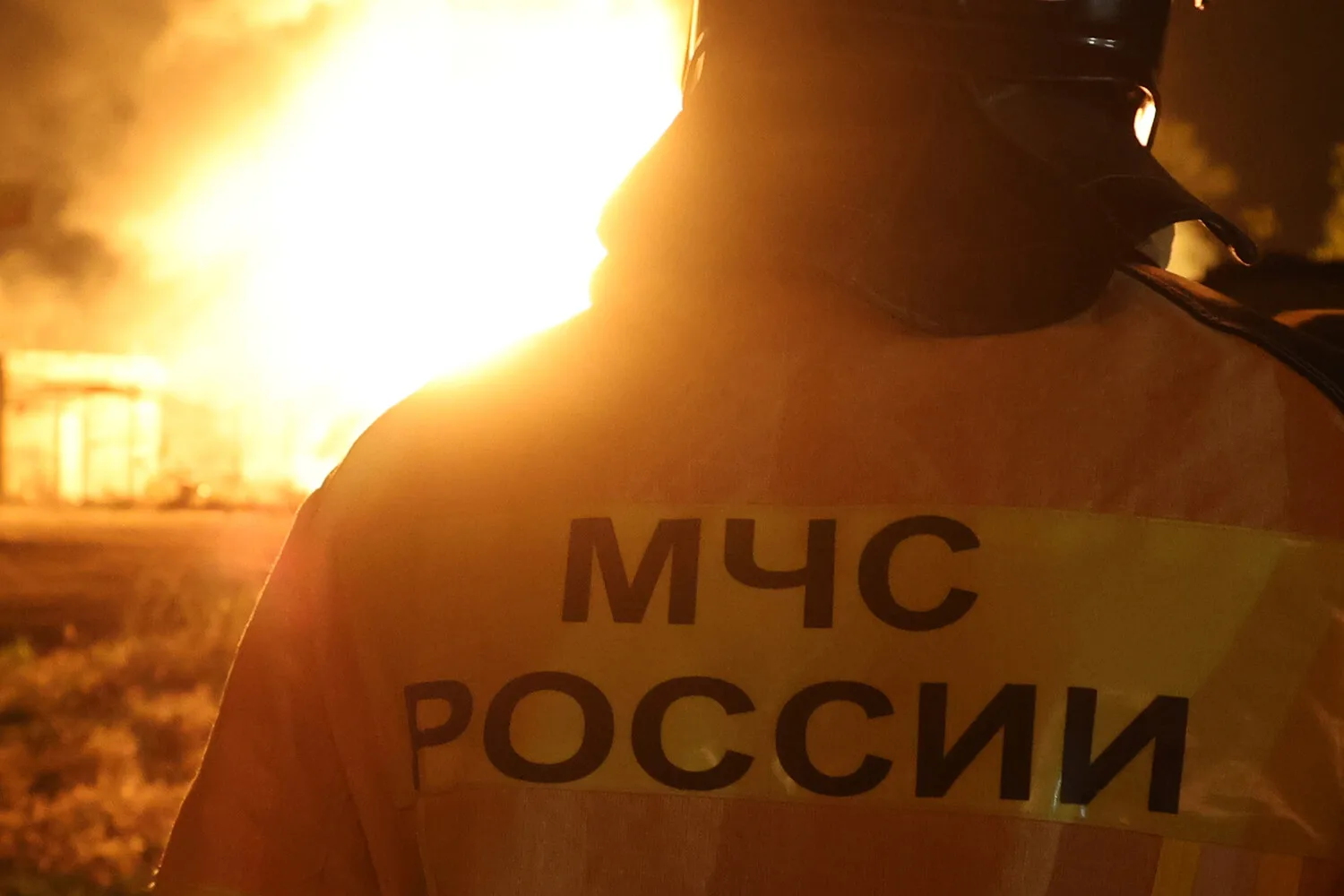🔥 В Волгограде после атаки дронов загорелась многоэтажка.