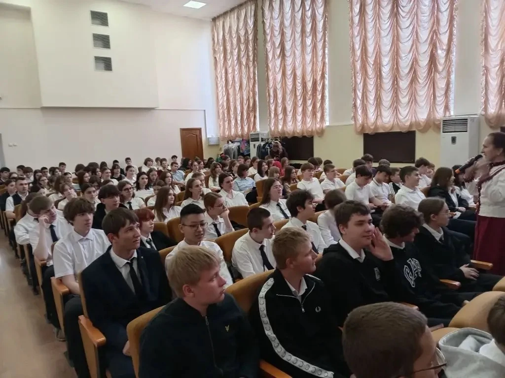 🏛 «Имя этому народу — казаки!»  Нашу школу посетили представители Старочеркасского музея с познавате