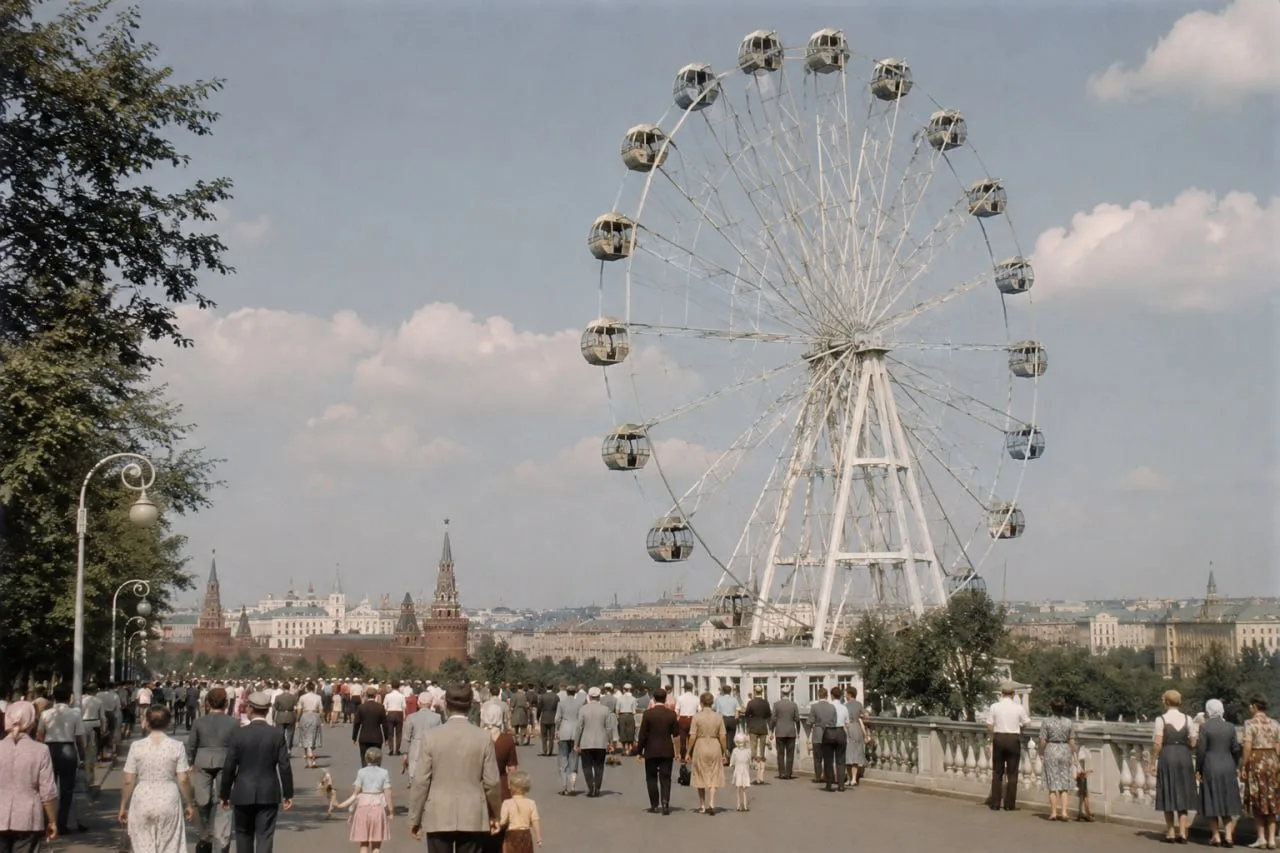 🎡 Первое колесо обозрения Москвы когда-то считалось чудом

Когда в середине XX века в Москве появил