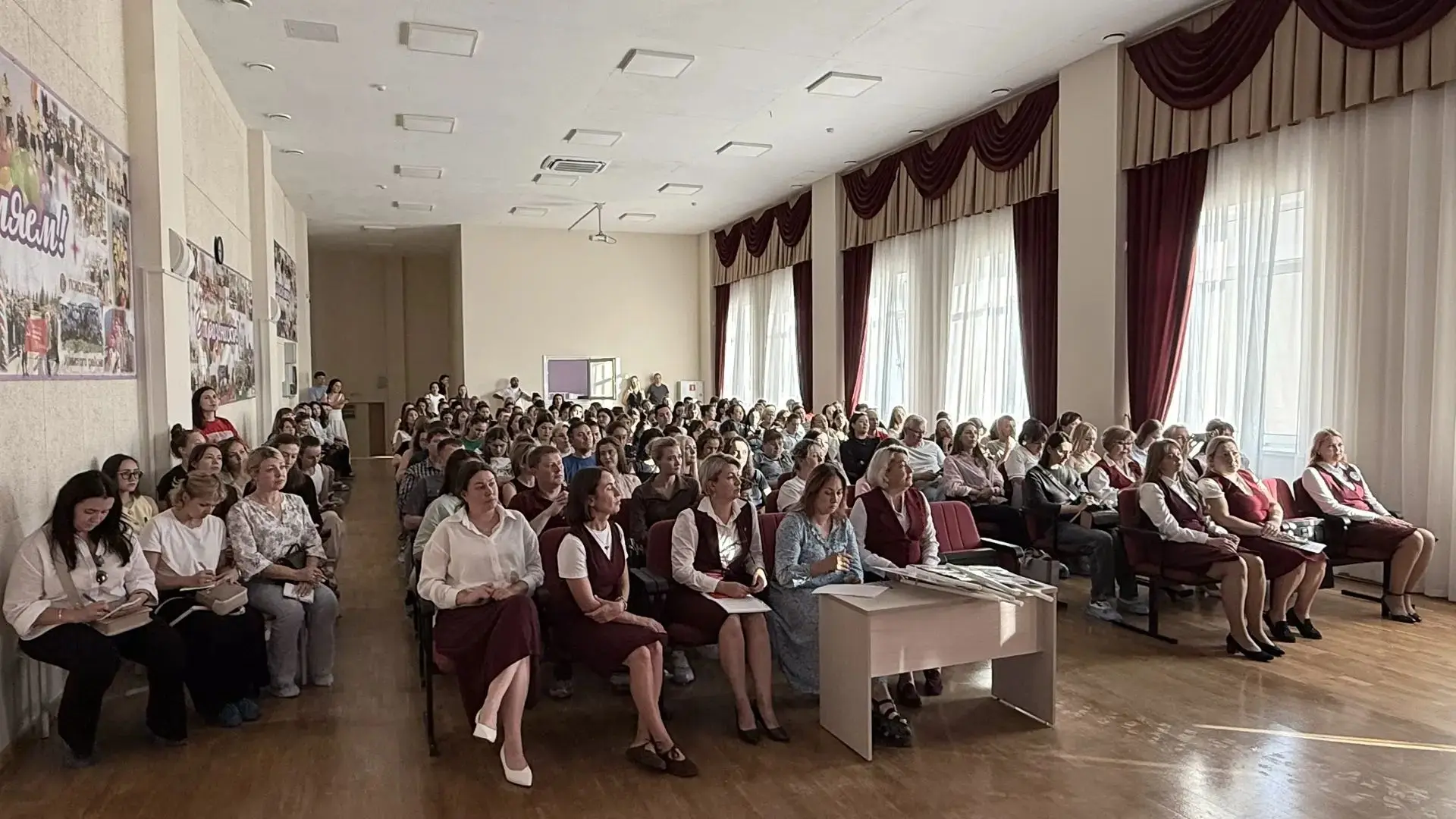 В преддверии нового учебного года провели собрание для родителей будущих первоклассников.