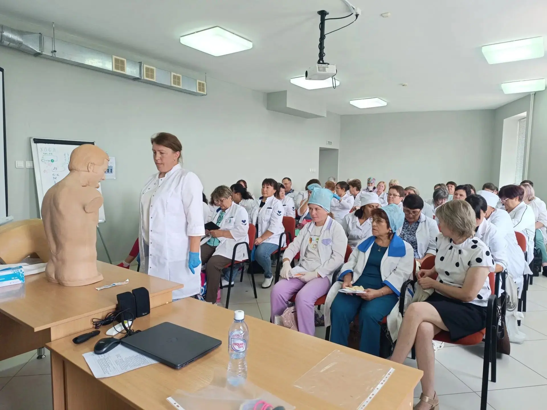 📍Сегодня в фокусе — Дуванский медицинский округ! 

🚑Пока одни отдыхают, наши преподаватели набираю