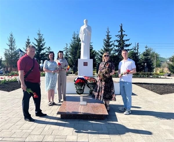 Никто не забыт, ничто не забыто  В канун Дня Победы представители Белгородэнергосбыта приняли участи