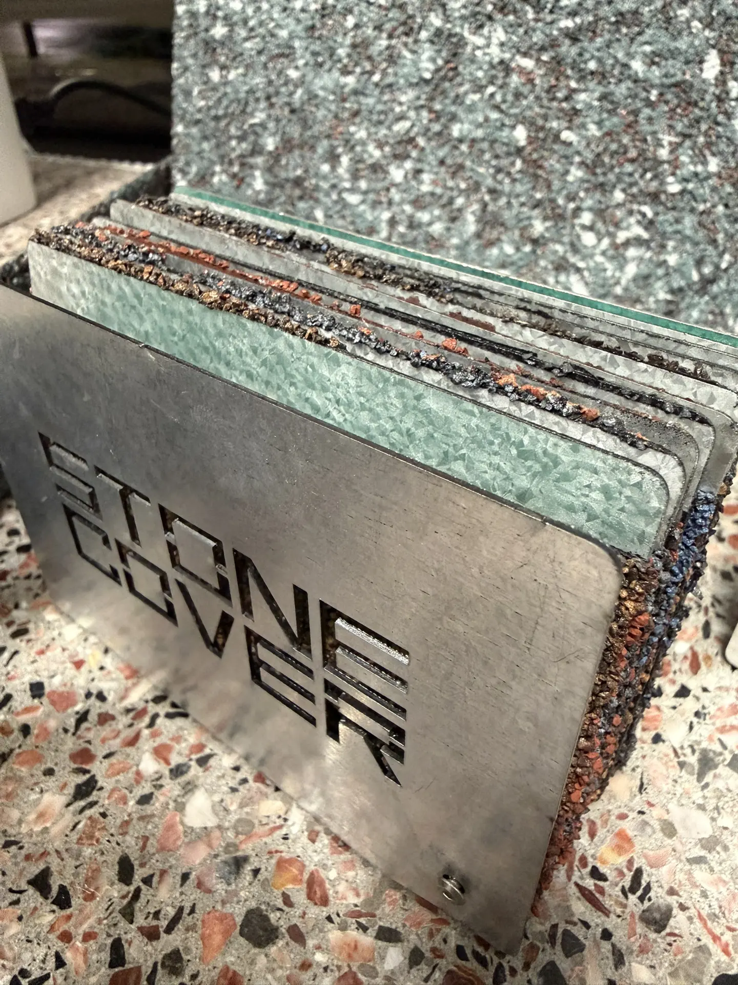 Вы уже рассматривали фасады из камня или гранита Stone Cover?