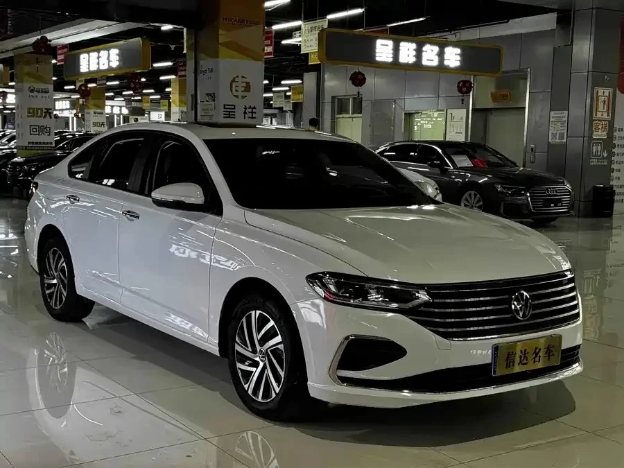 Volkswagen Lavida
1.5L 113 л.с., АКПП
Год выпуска: 2022
Пробег: 52 т.км.
Хорошее состояние, заводско
