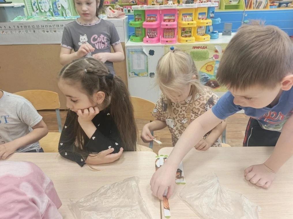 💥ЖИЗНЬ ДЕТСКОГО САДА ✨ Маленькая изобретательница! ✨  В дошкольной группе "Знайки"  произошло интере