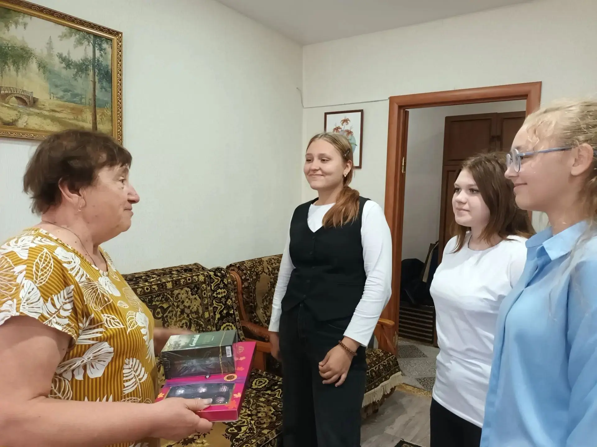🍁🍂📚🔔🎒 Накануне Дня учителя тепло и сердечно 8 «А» класс, в сопровождении классного...