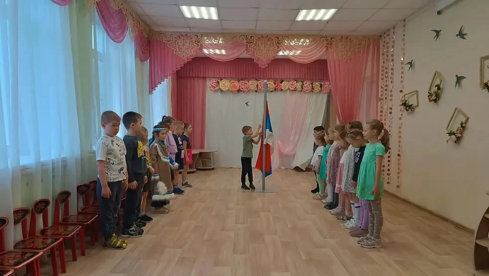 🇷🇺 Начинаем неделю с гордостью!
