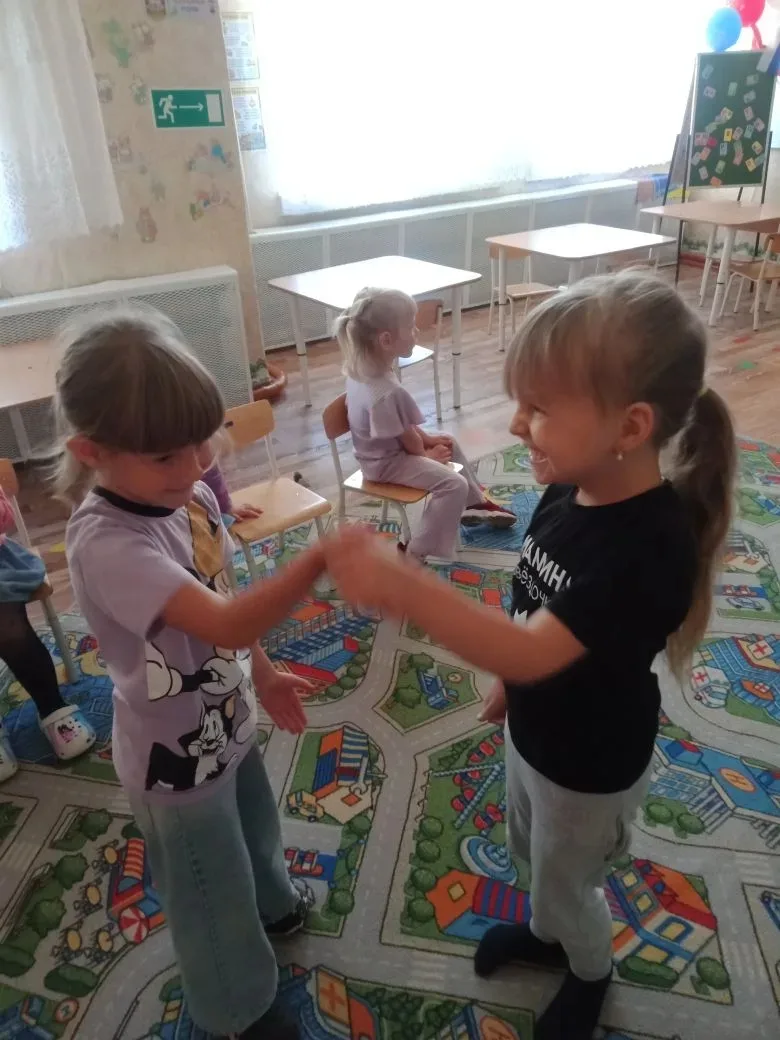 Коммуникативная деятельность. Тема:" Встреча с другом"                      Цель: форми...