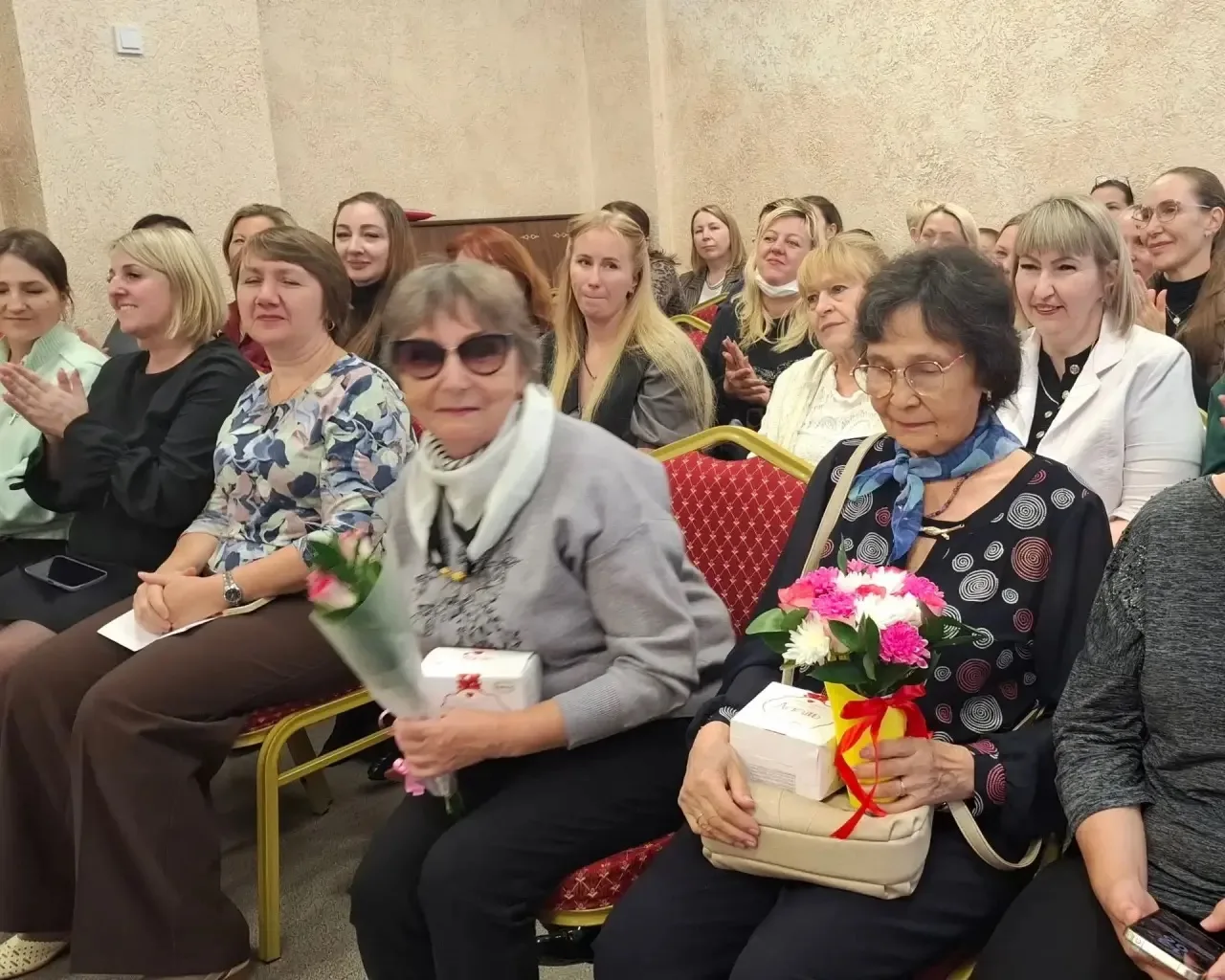 «Сегодня в честь Дня учителя мы чествовали наших ветеранов! ❤️