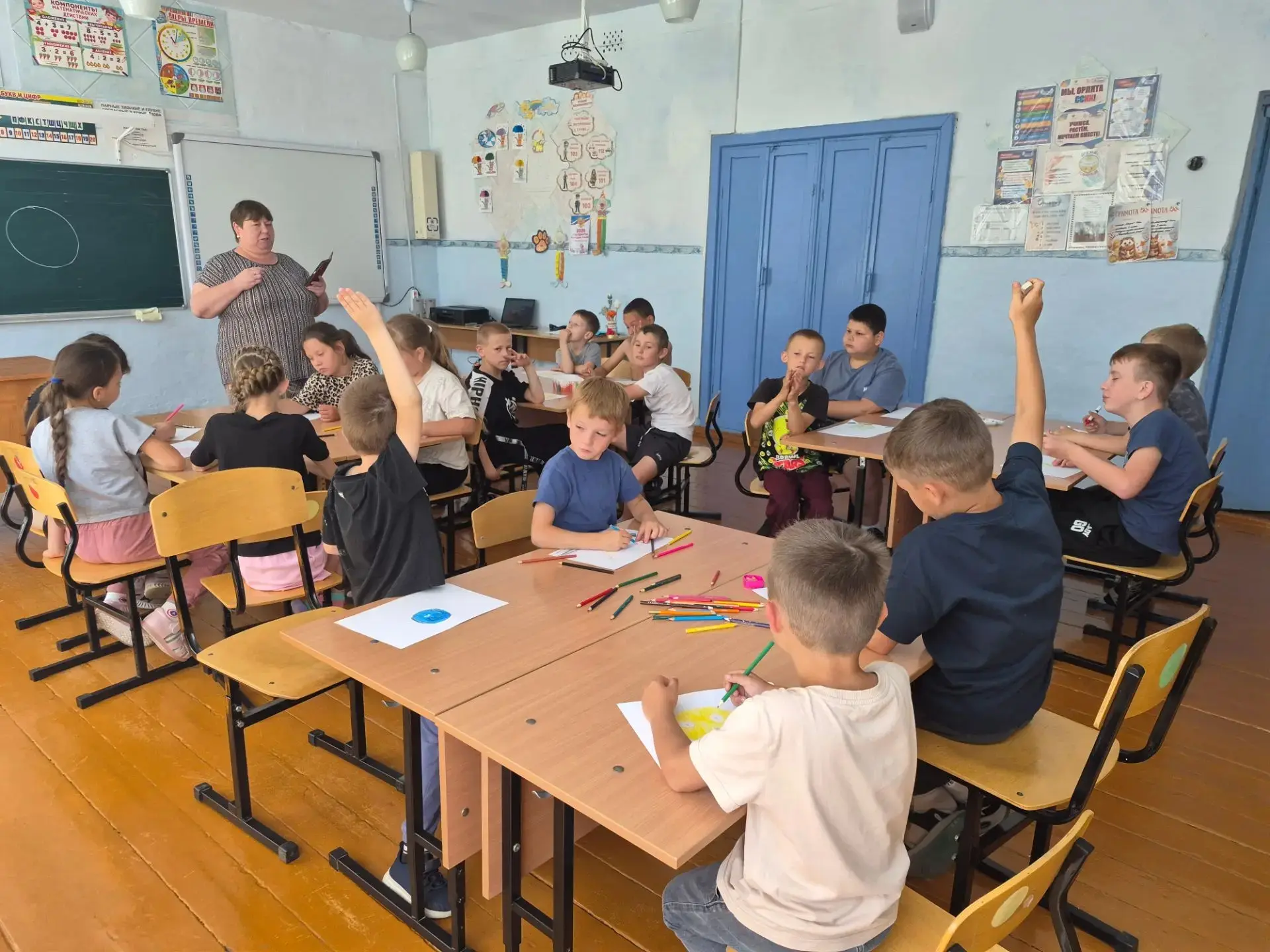 🎨 Сегодня в нашем летнем лагере прошло арт-терапевтическое занятие «Цвет моего настрое...