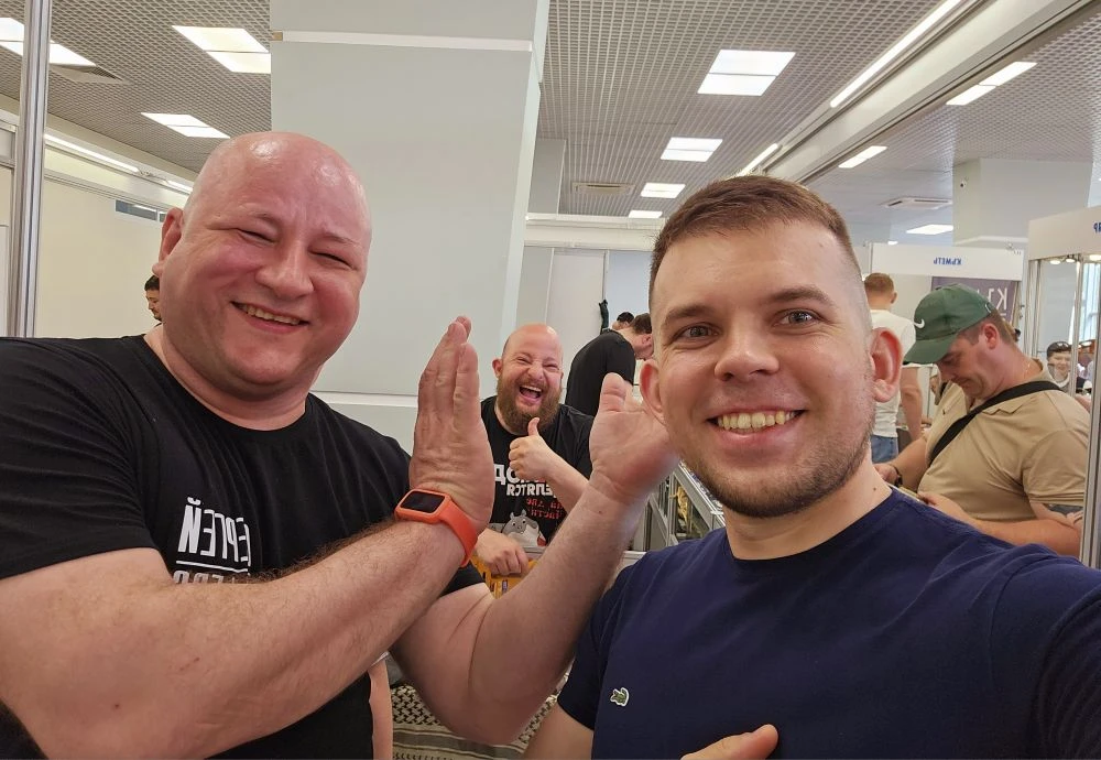 Не смогли пройти мимо знакомых лиц на выставке клинок в Новосибирске🤝