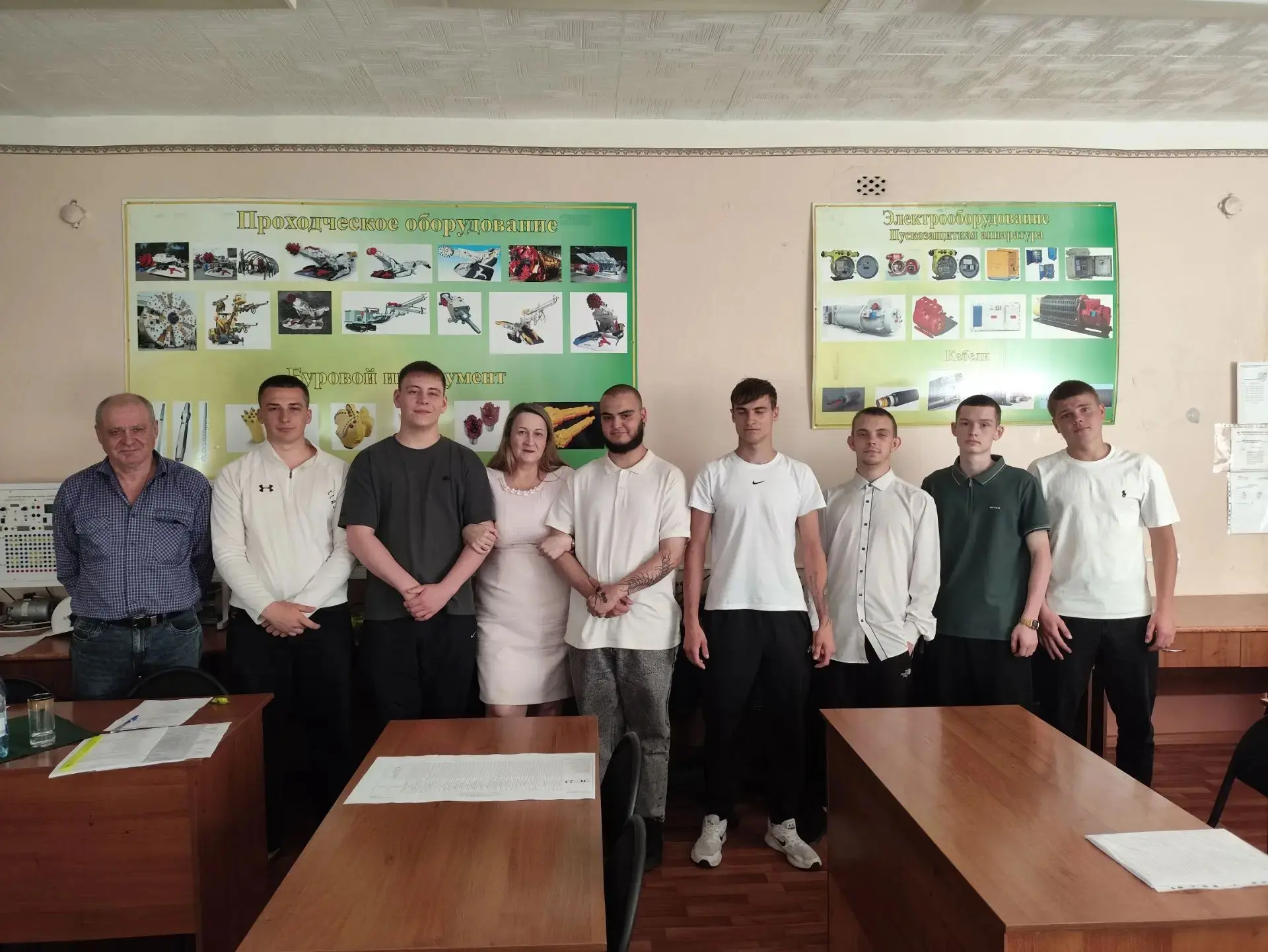 🎉 Поздравляем выпускников‑электрослесарей подземных с успешной защитой ВКР!

В Осинниковском горнот