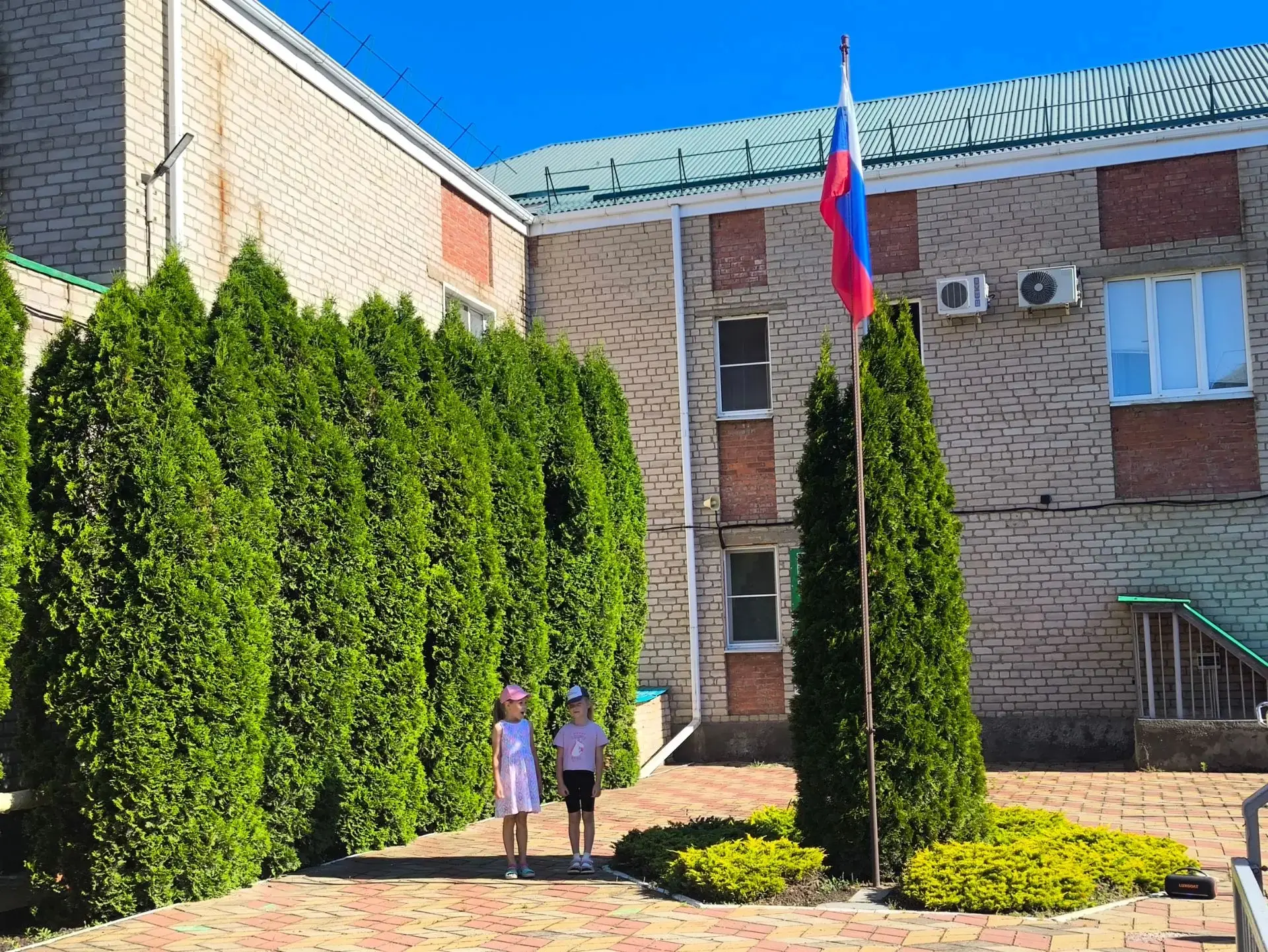 🎉 Гордимся нашими маленькими патриотами! 🎉

В понедельник в нашем детском саду прошло традиционное