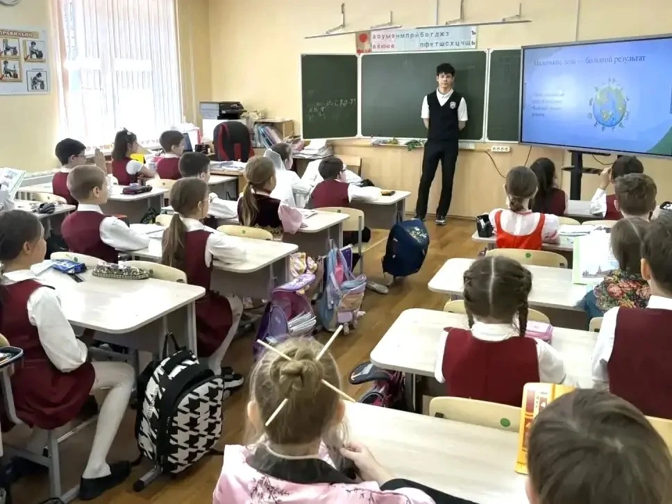 🌱 Продолжаем добрые дела вместе с «Орлятами России» 🦅  Во 2Г классе (классный руководитель — Чанышев