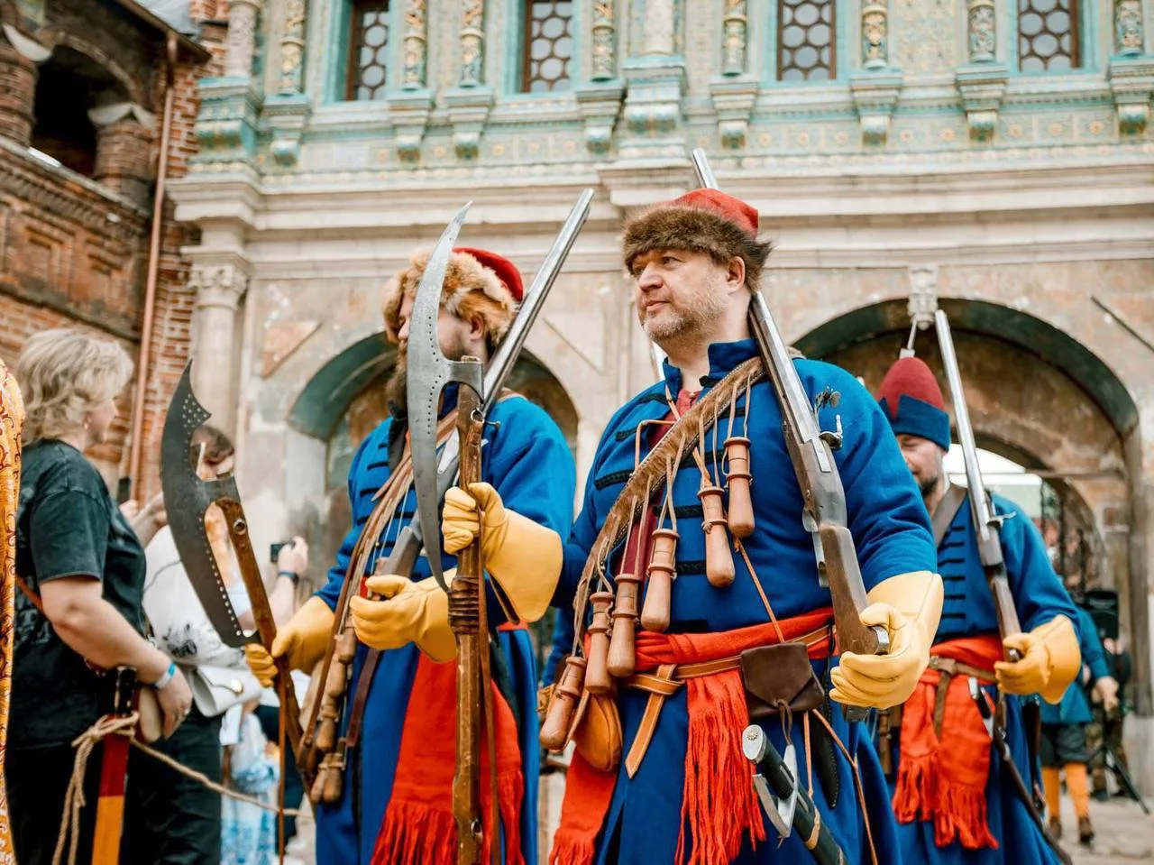 ⚔ Рыцарские турниры в духе Древней Руси  🗓 1–2 мая, 11:00–18:00  Праздник былин «Витязь против Солов