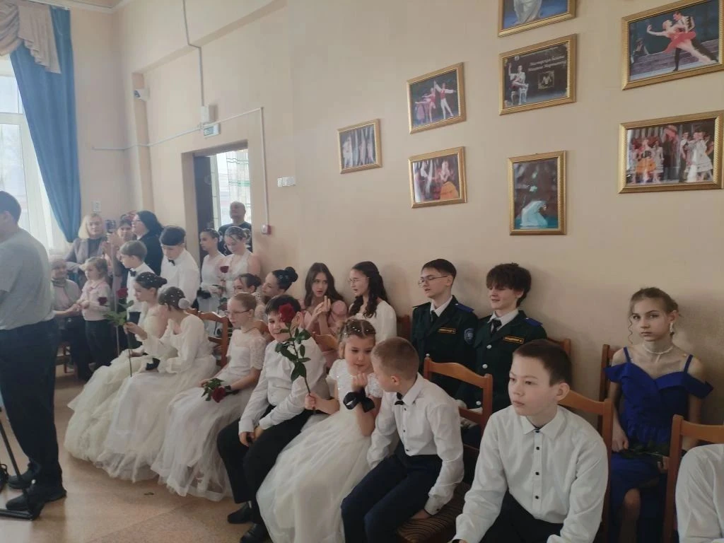 🎭 Казаки инженерного губернаторского класса на Сретенском балу!   Великолепное событие состоялось в 