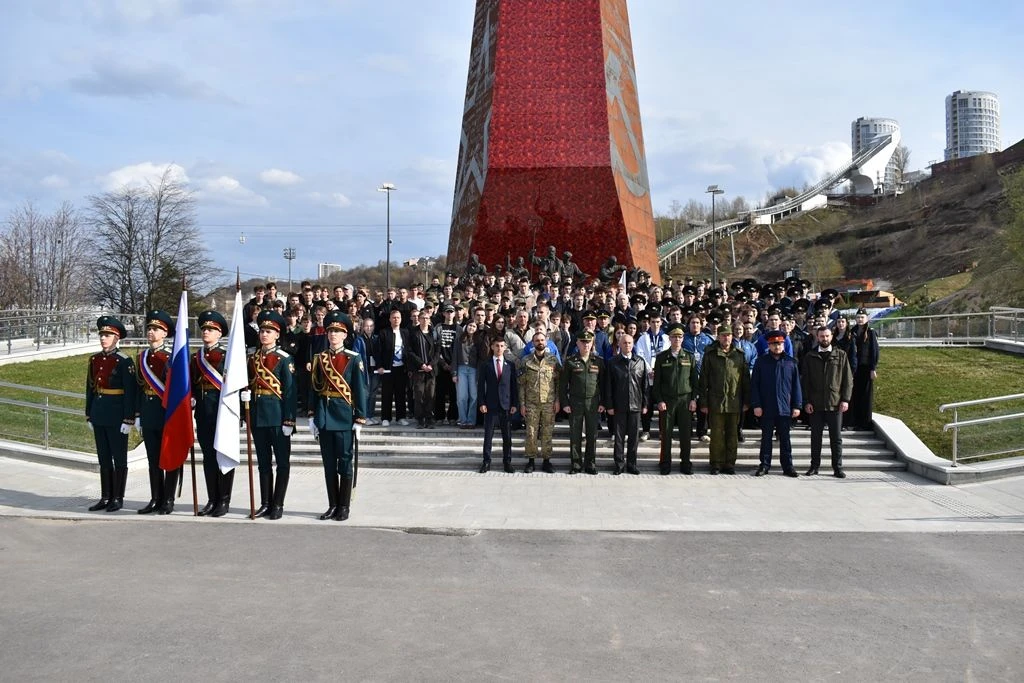 Росгвардия приняла участие в военно-патриотической акции «День призывника» в Нижнем Новгороде  ➡️Вое
