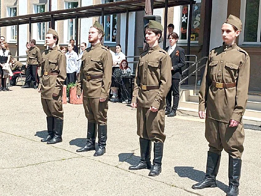 «ОДНА СТРАНА – ОДНА ПОБЕДА!»   В Краснодарском краевом колледже культуры прошла торжественная линейк