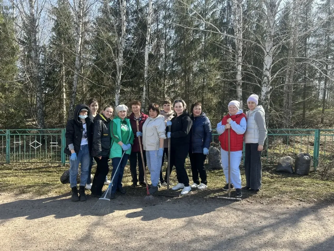 Очередной субботник в Ермекеевской ЦРБ прошёл по-настоящему дружно.