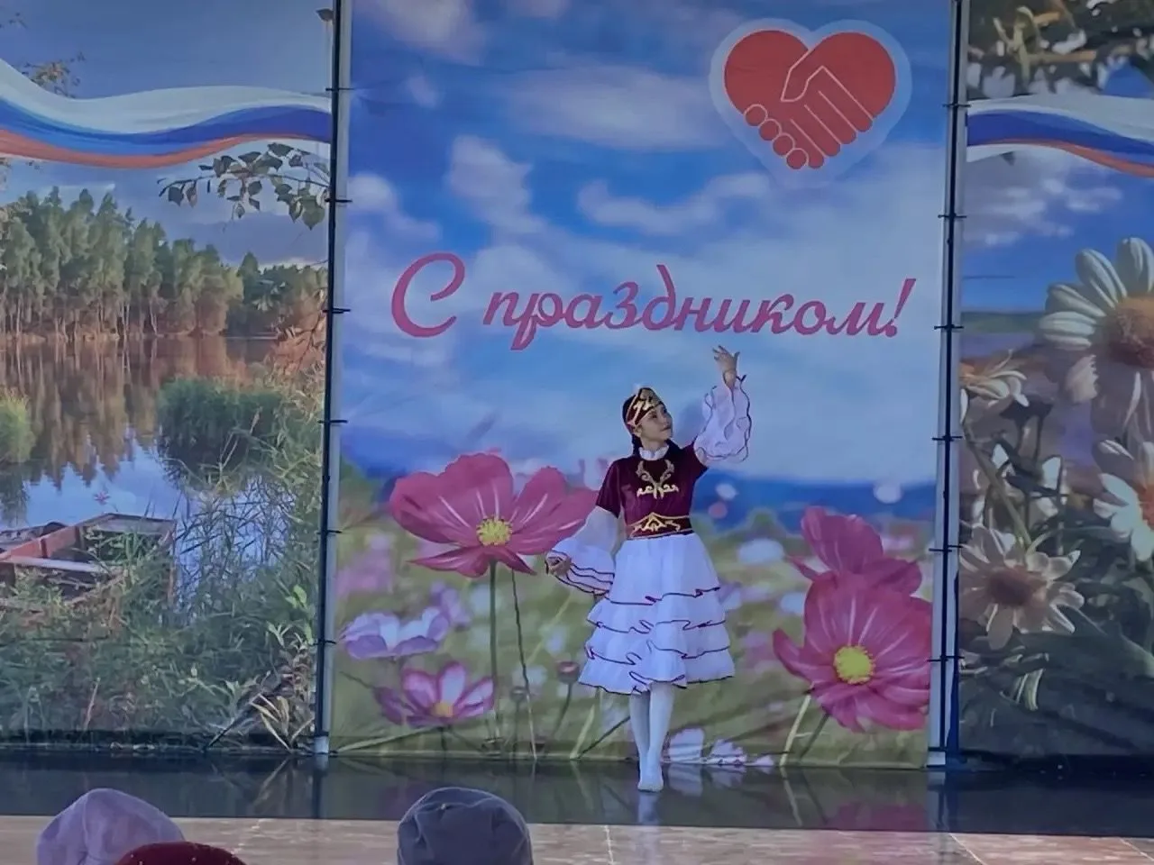 В рамках акции «Добрые встречи» состоялось выездное заседание клуба «Долголетие» на территории дома-