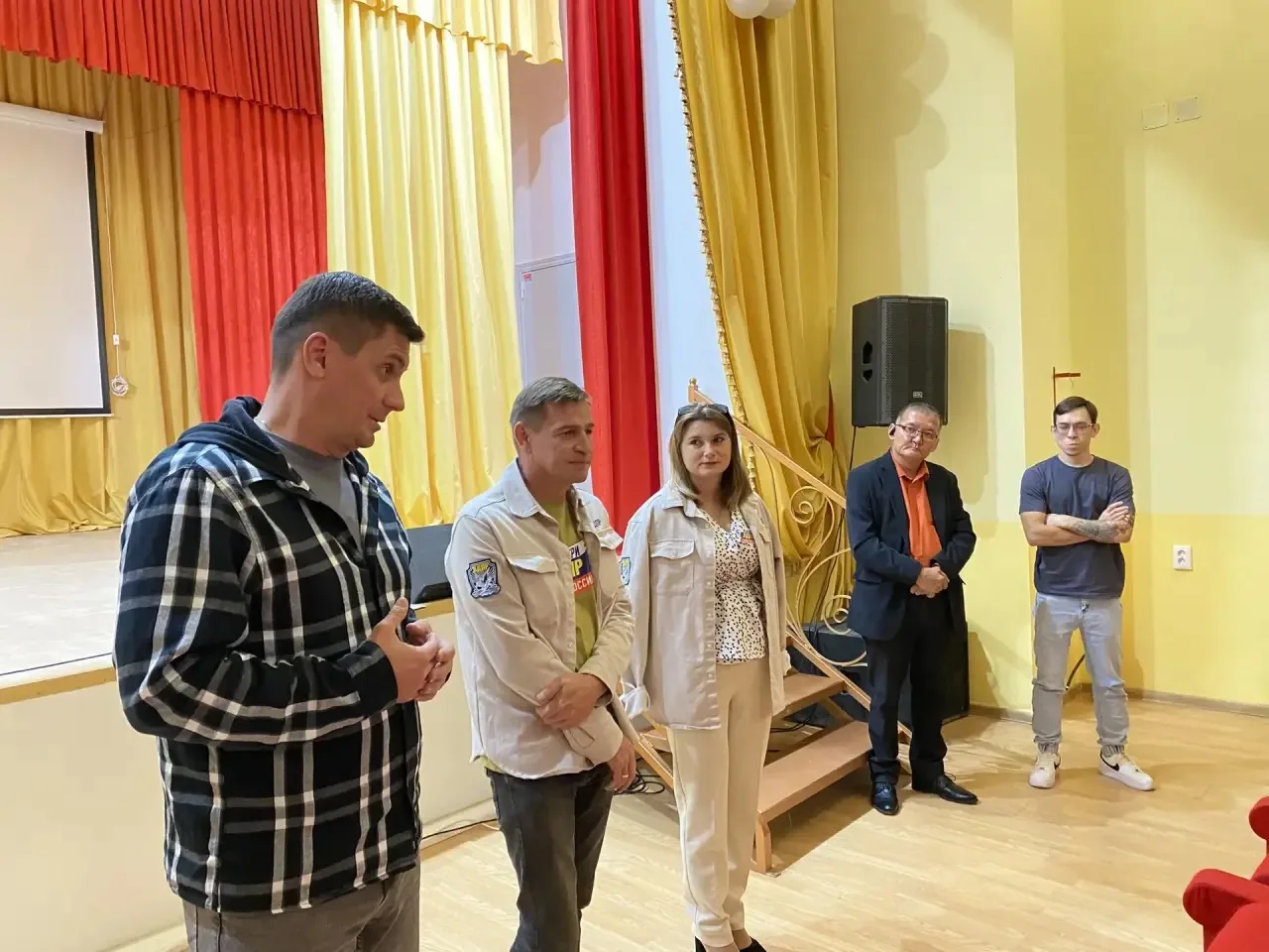«Голос села должен быть услышан!». Жители Травино подняли проблемы экологии, пенсий и м...