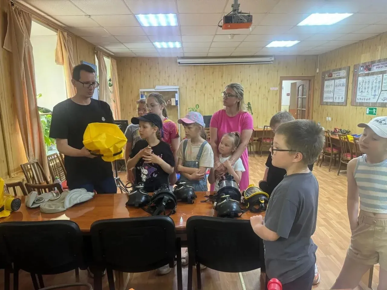 Ребята из второго отряда сегодня побывали в «Управлении по делам ГО и ЧС», где узнали чем же занимае