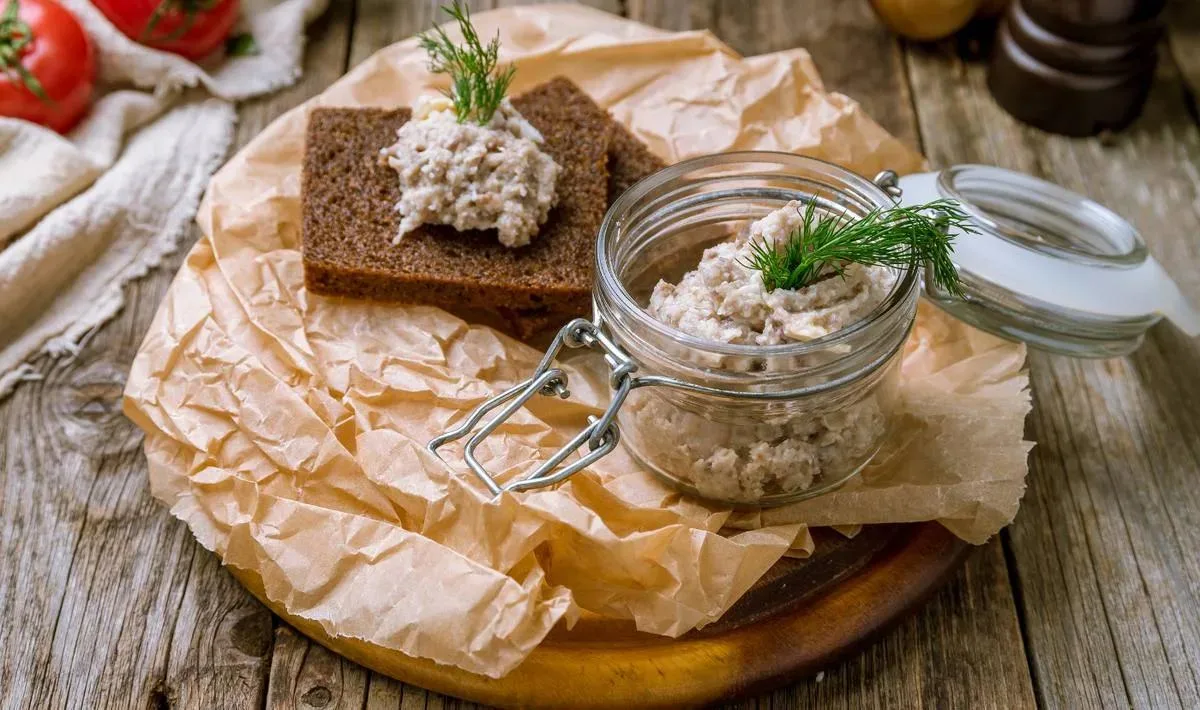 Как приготовить легендарный одесский Форшмак?

Одесская кухня знаменита на весь мир, от одного имени
