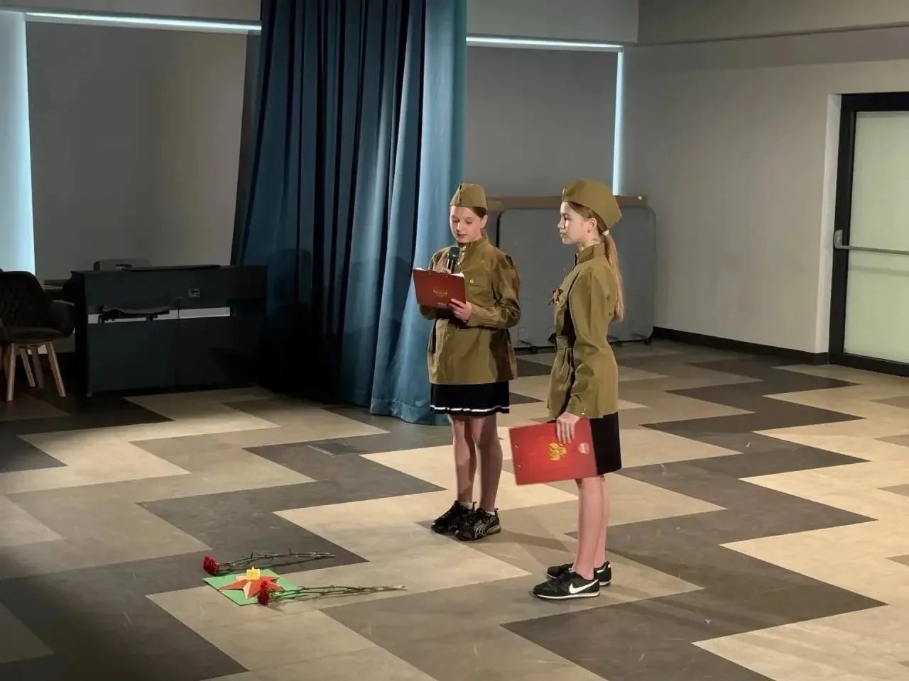 🎖️Голоса Победы: от детского шёпота до силы школьного хора  📍 Академика Челомея, 6А  🕊️Актовый зал н