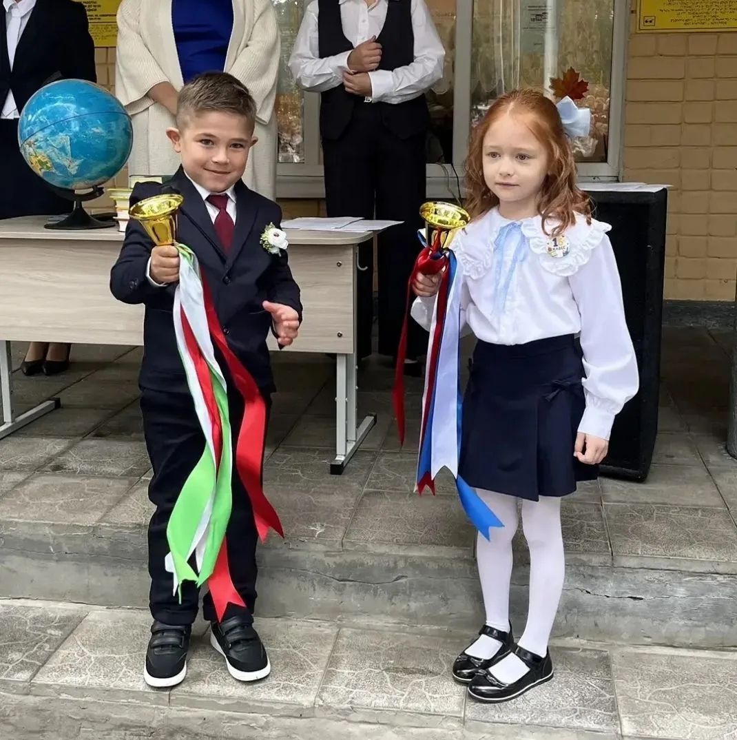 🎉 1 Сентября — День знаний! 🎉В нашей школе прошла торжественная линейка, посвящённая ...