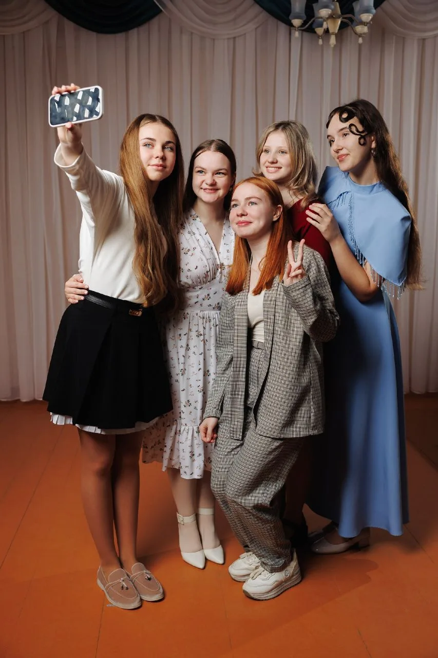 💫Дорогие наши выпускники!
Вот и пролетели годы, наполненные музыкой, красками, танцами, творчеством