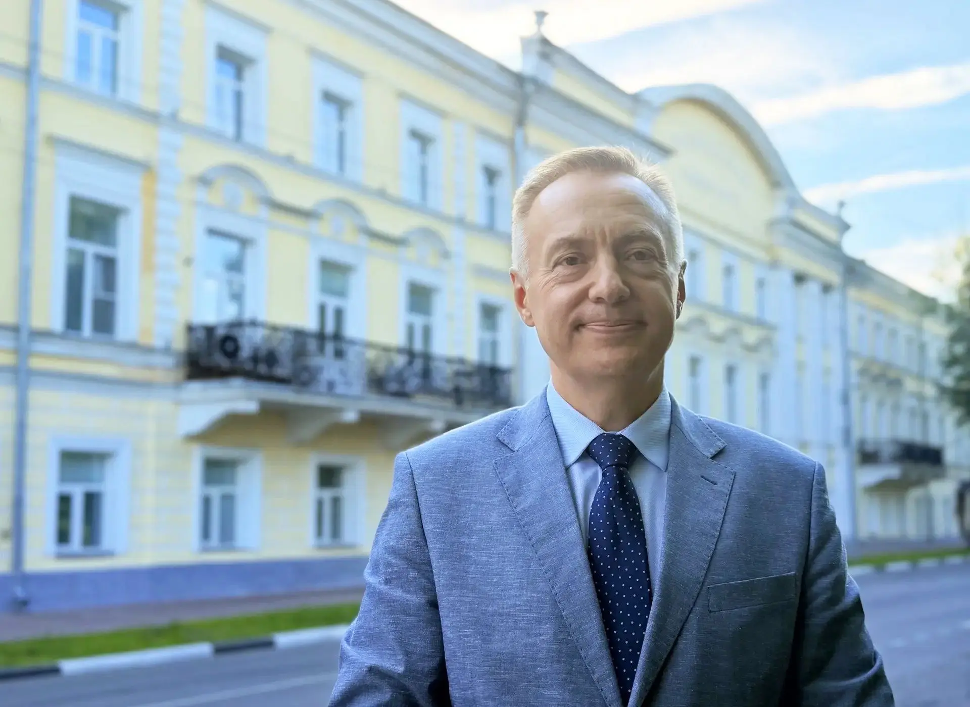ПОЗДРАВЛЕНИЕ С ДНЕМ МЕДИЦИНСКОГО РАБОТНИКА ОТ РЕКТОРА ЯГМУ АЛЕКСАНДРА ЛЕОНИДОВИЧА ХОХЛОВА