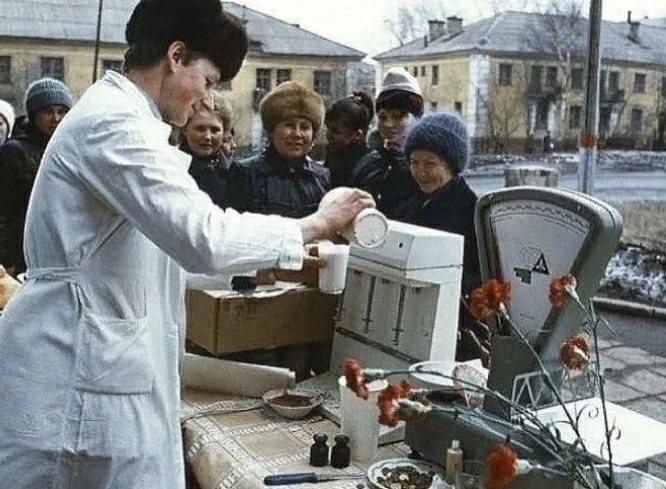 🥛Мороженое, молоко, миксер — и вот он, молочный коктейль из детства за 11 копеек