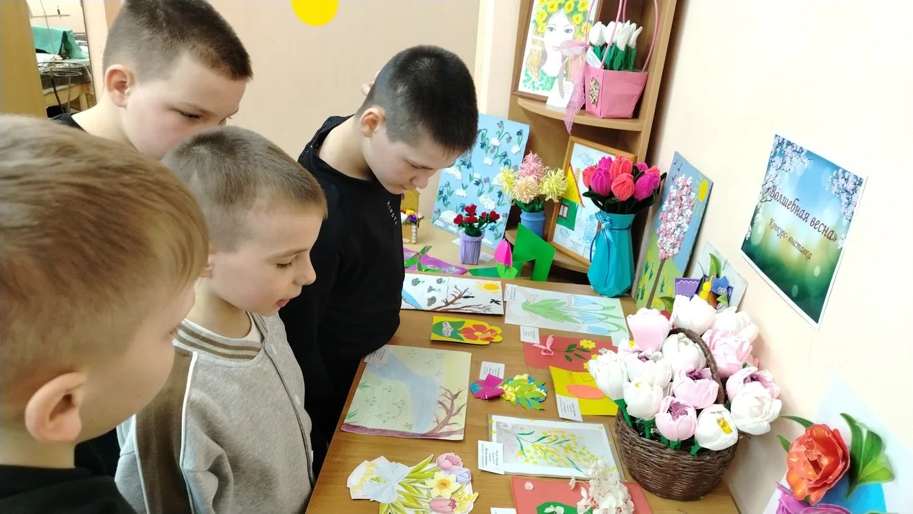 «Волшебная весна» пришла в Кадниковский детский дом-интернат !  Именно так называется новая выставка