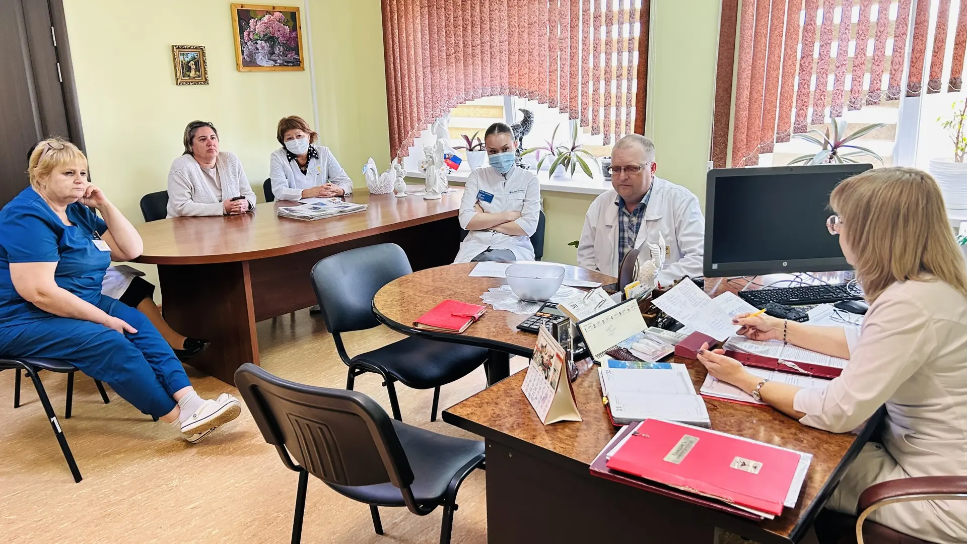 👩‍⚕️👩‍🍼👨‍🍼Сегодня главным врачом ГУЗ СО "Ровенская РБ" Световой С.А. проведено сов...