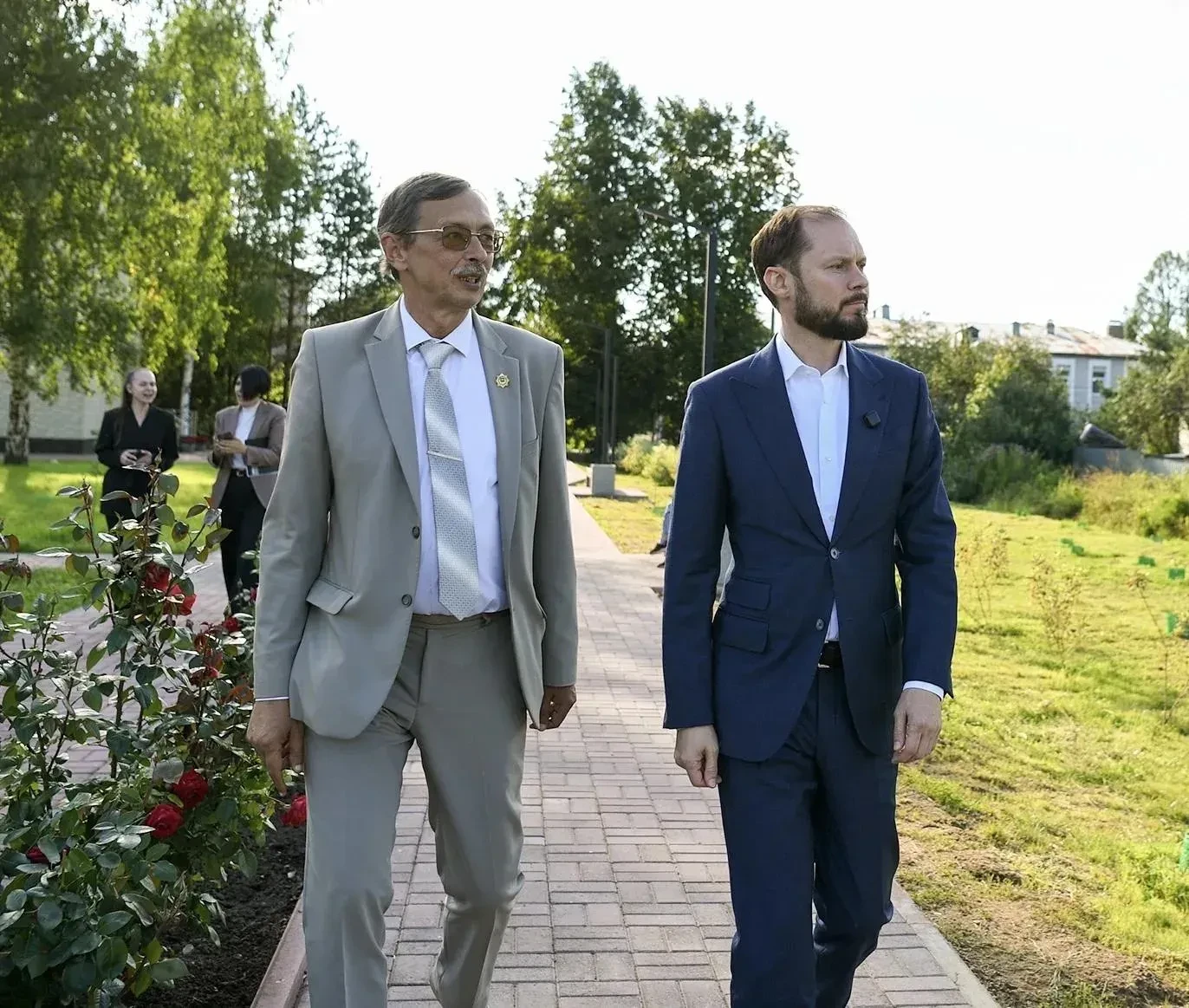 Глава региона Виталий Королев поделился впечатлениями от поездки в поселок Оленино, назвав его приме
