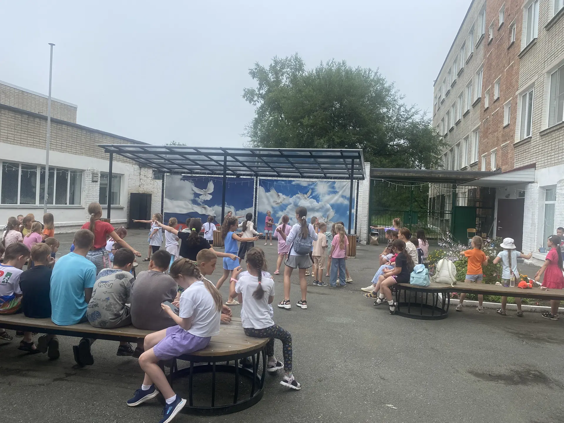 🌞 Вот и всё, перевернута ещё одна яркая страница!