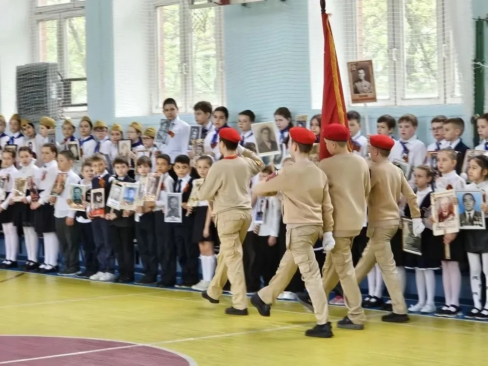 🕊️ Память сильнее времени: как мы встретили День Победы  В этом году наша школа с особым трепетом и 