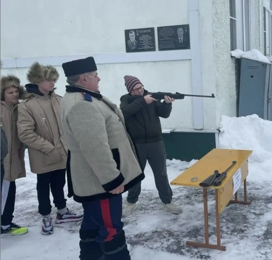12 февраля  юнармейцы школьного отряда «Барс» приняли участие в межмуниципальных соревнованиях зимне