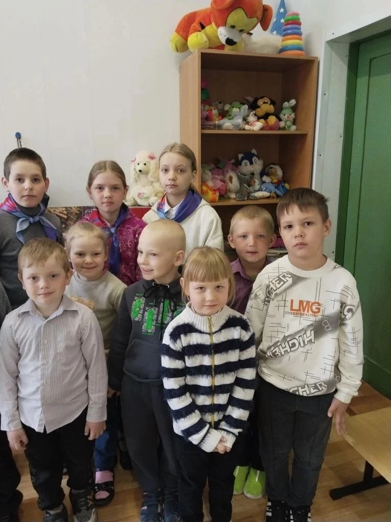 18 мая  ученики Залипьевской школы, юные «Орлята России», пришли в гости к дошколятам. ...
