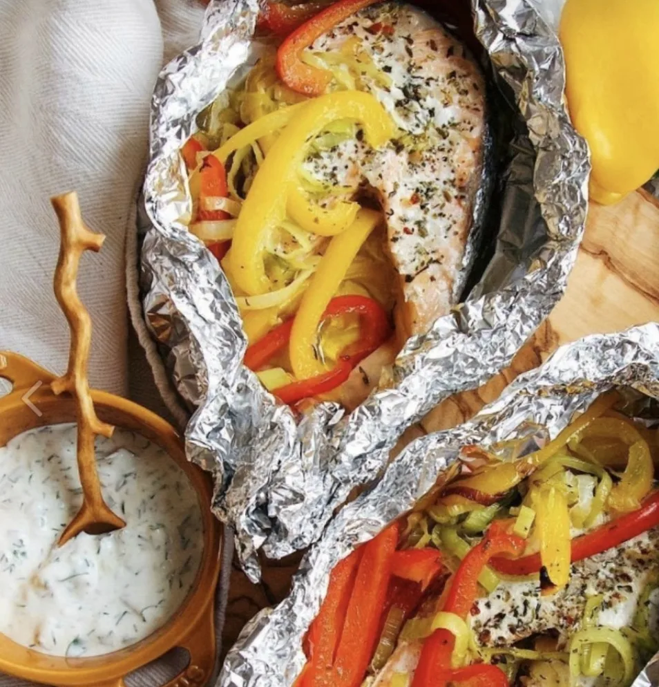 🐟🥦 Стейки лосося на овощной подушке с прованскими травами