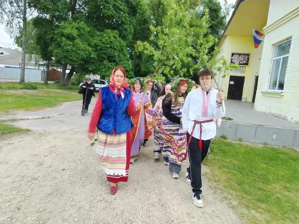 "Семик" - русский народный обряд, который по традиции проводится в четверг на "Троицкой...