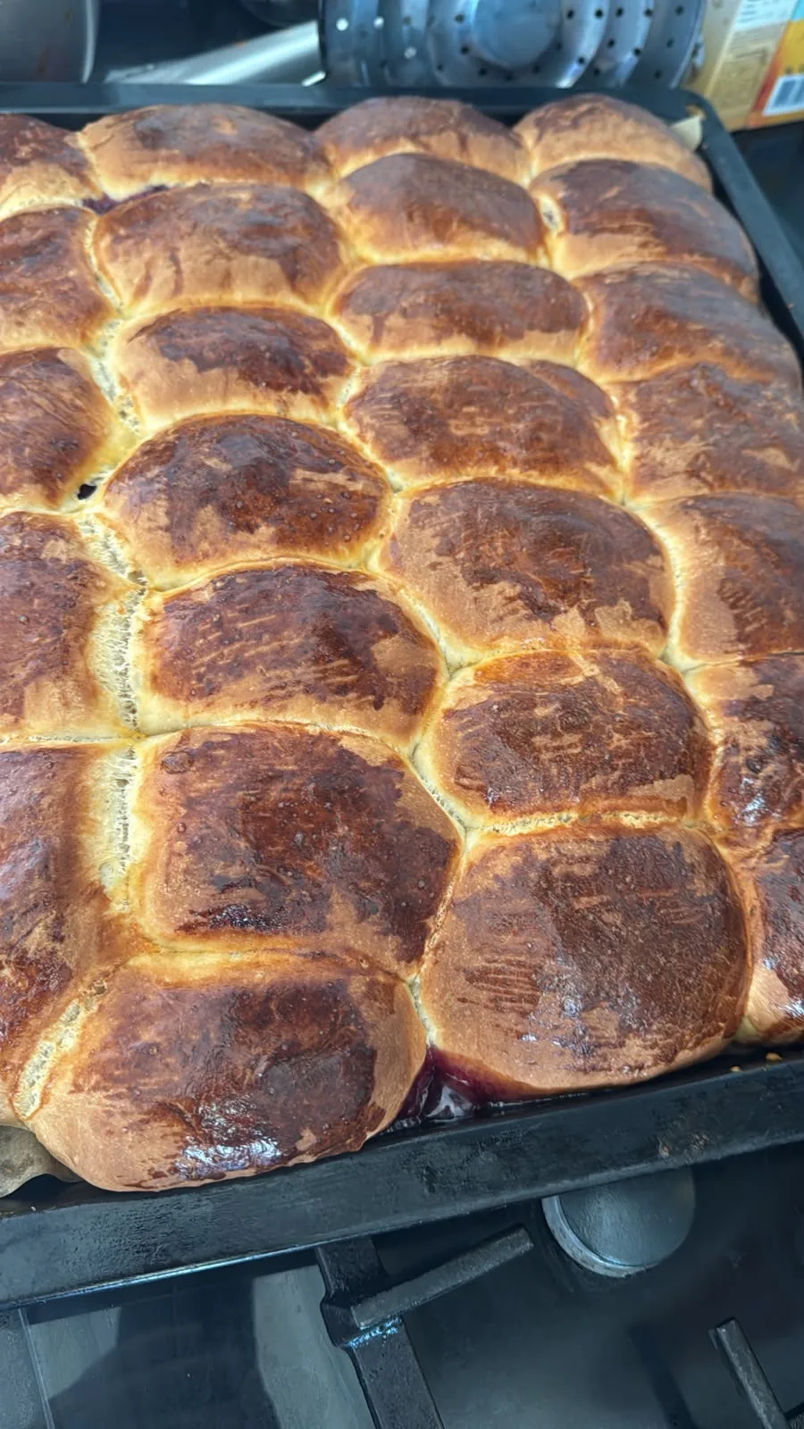 Мамочка испекла пироги с вишней…самые вкусные на свете !!! Какое счастье, когда есть ма...