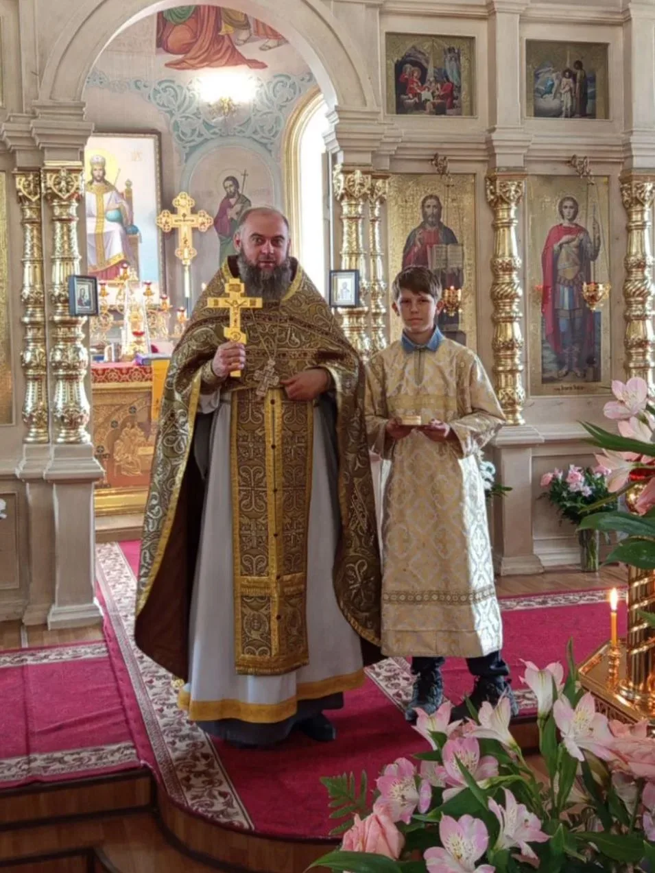 Поздравили алтарника Константина с днем рождения.