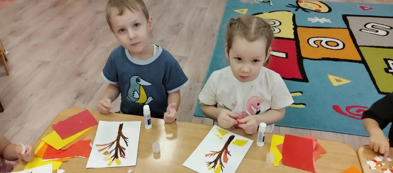 🎨 Осеннее волшебство: Рисуем ватными палочками 🖌️