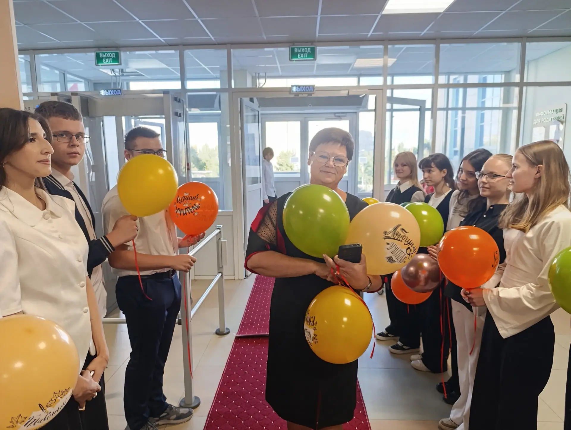 День учителя - ещё одна возможность для активистов ученического самоуправления проявить...